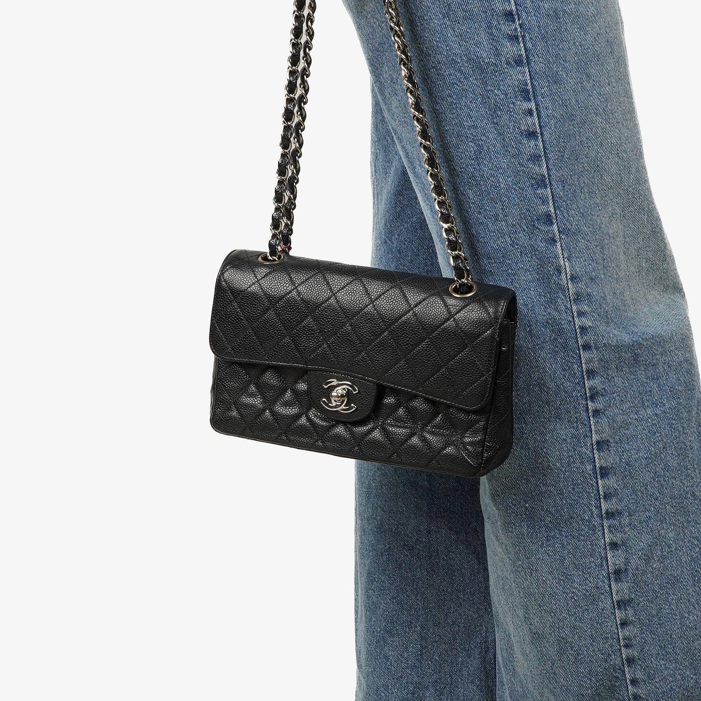 Chanel Small Classic Vintage Double Flap Bag aus schwarzem gestepptem Kaviarleder mit silberfarbener Hardware