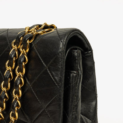 Chanel Small Classic Vintage Double Flap Bag aus schwarzem gestepptem Lammleder mit 24K vergoldeten Beschlägen