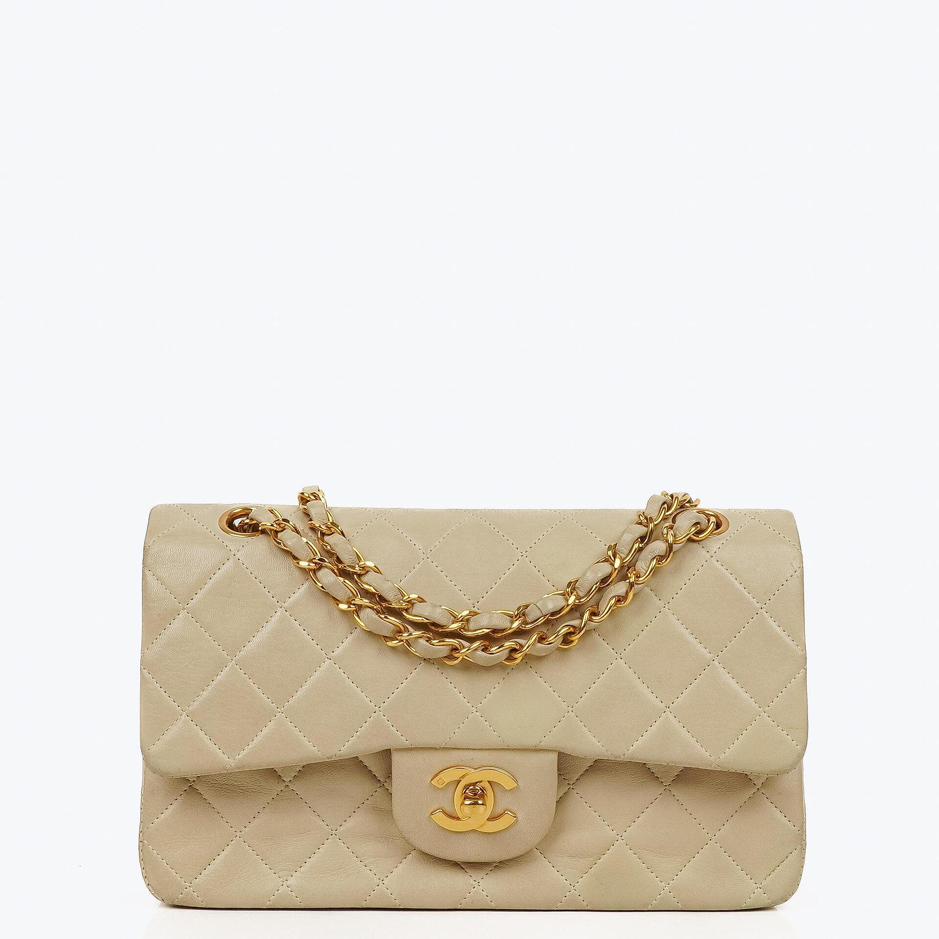 Chanel Kleine Klassische Vintage Double Flap Tasche Neutrales Gestepptes Lammleder 24K Vergoldete Beschläge