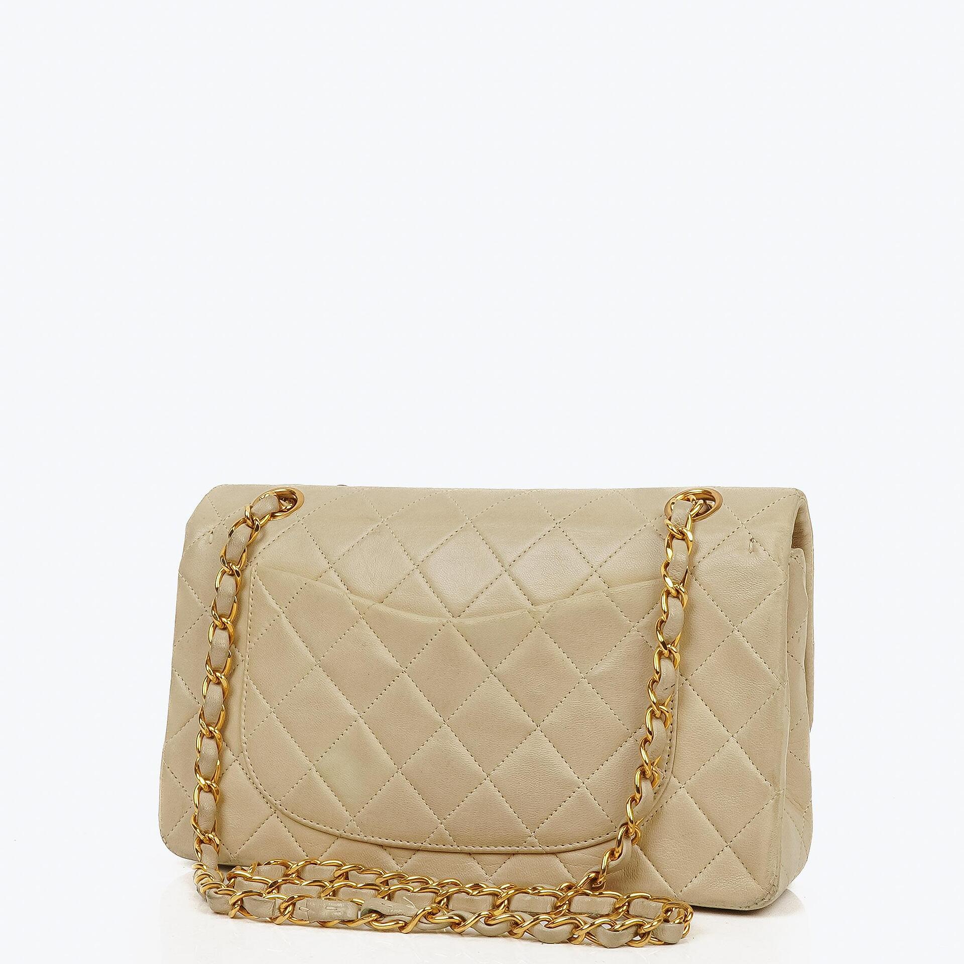 Chanel Kleine Klassische Vintage Double Flap Tasche Neutrales Gestepptes Lammleder 24K Vergoldete Beschläge