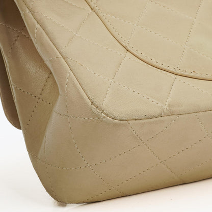 Chanel Kleine Klassische Vintage Double Flap Tasche Neutrales Gestepptes Lammleder 24K Vergoldete Beschläge