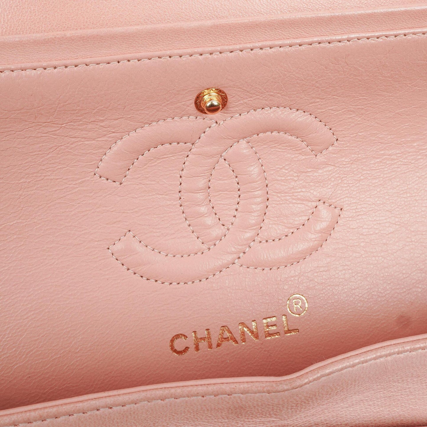 Chanel Kleine Classic Vintage Double Flap Tasche aus rosa gestepptem Lammleder mit 24K vergoldeter Hardware