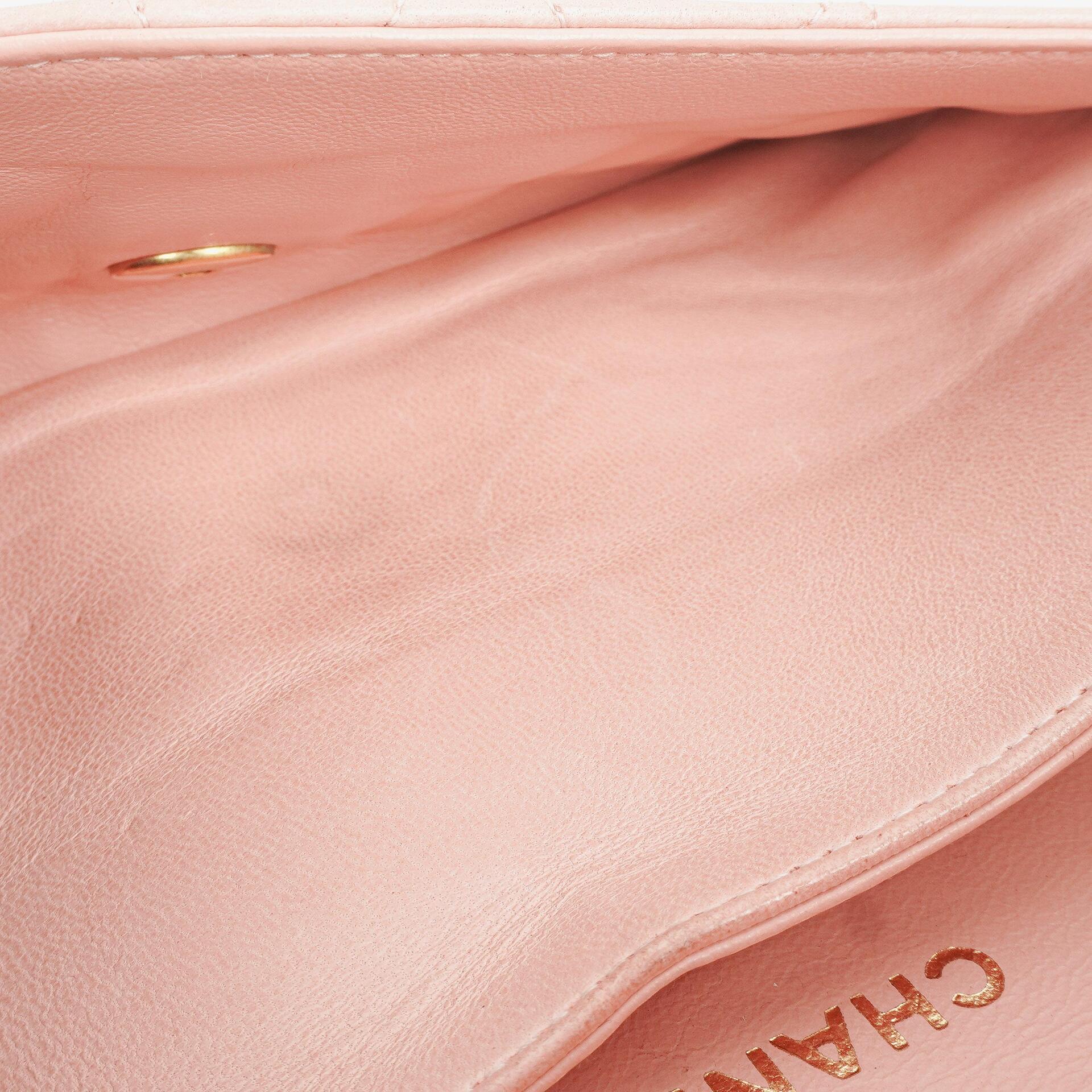 Chanel Kleine Classic Vintage Double Flap Tasche aus rosa gestepptem Lammleder mit 24K vergoldeter Hardware