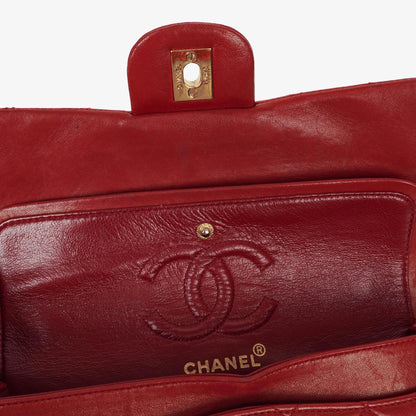 CHANEL Kleine Classic Vintage Double Flap Tasche aus rotem gestepptem Lammleder mit 24K vergoldeten Beschlägen