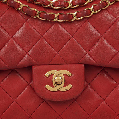 CHANEL Kleine Classic Vintage Double Flap Tasche aus rotem gestepptem Lammleder mit 24K vergoldeten Beschlägen
