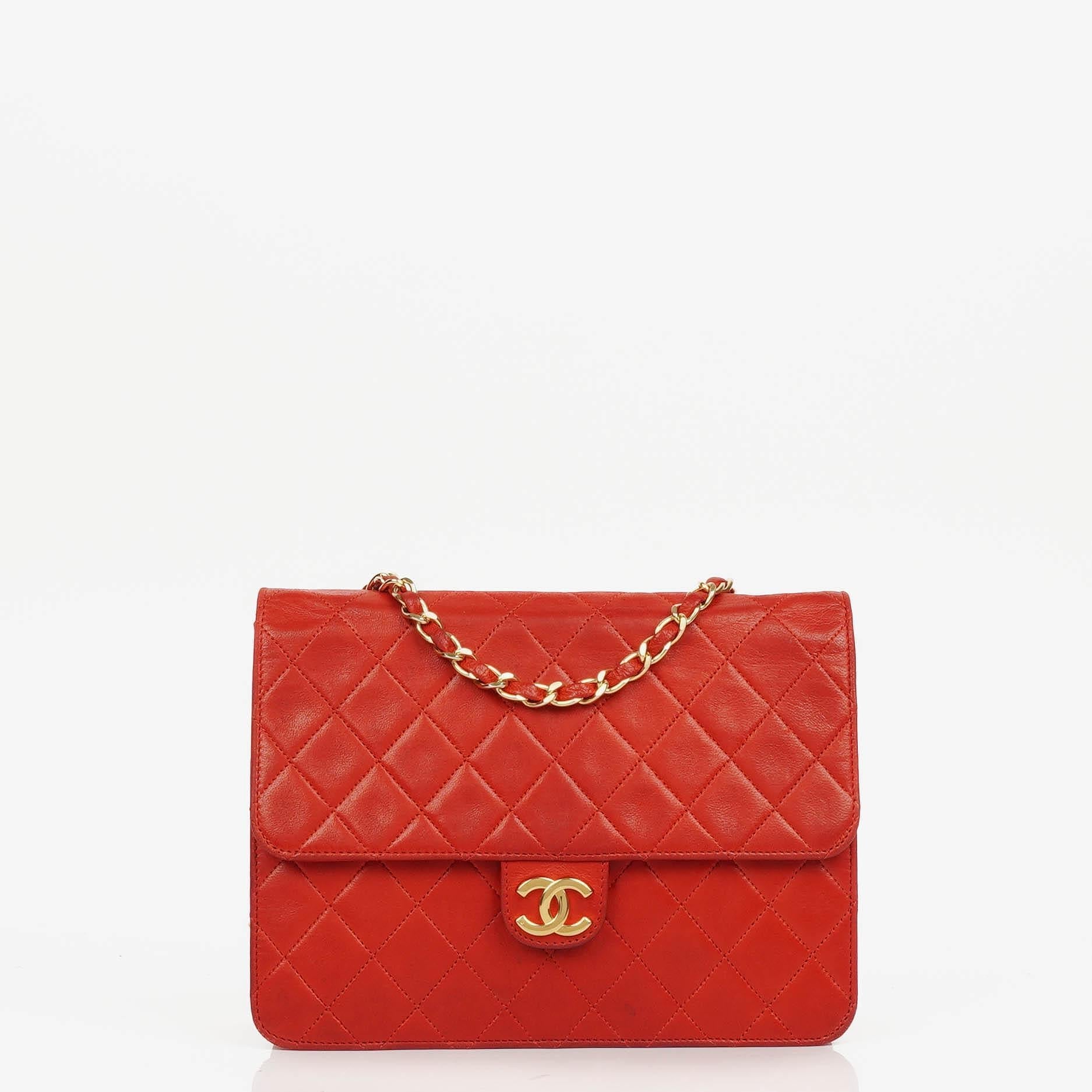 Chanel Kleine Klassische Vintage Rote Gequiltete Lammleder Einzelklappen Tasche Mit 24K Goldbeschichtetem Zubehör