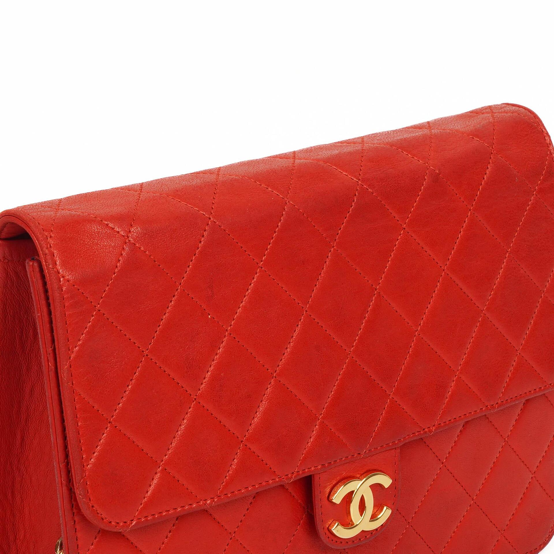 Chanel Kleine Klassische Vintage Rote Gequiltete Lammleder Einzelklappen Tasche Mit 24K Goldbeschichtetem Zubehör