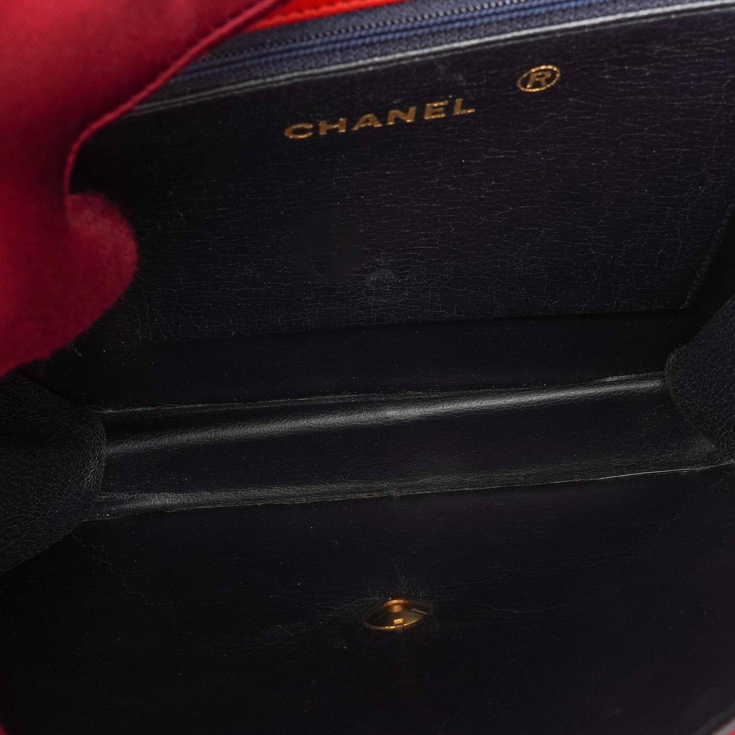 Chanel Kleine Klassische Vintage Rote Gequiltete Lammleder Einzelklappen Tasche Mit 24K Goldbeschichtetem Zubehör