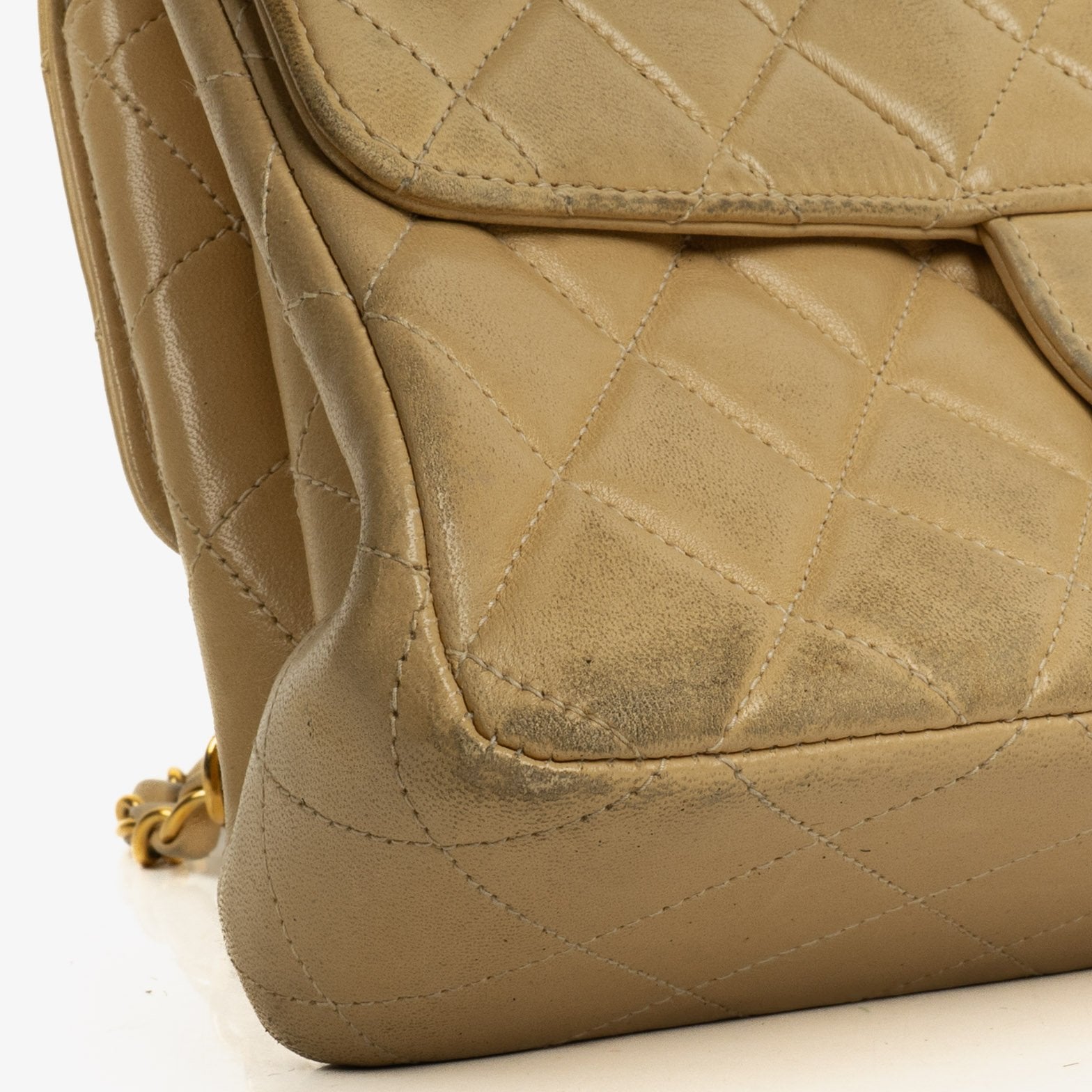 Chanel Small Double-Sided Flap Tasche aus beigem gestepptem Lammleder mit 24K vergoldeter Hardware