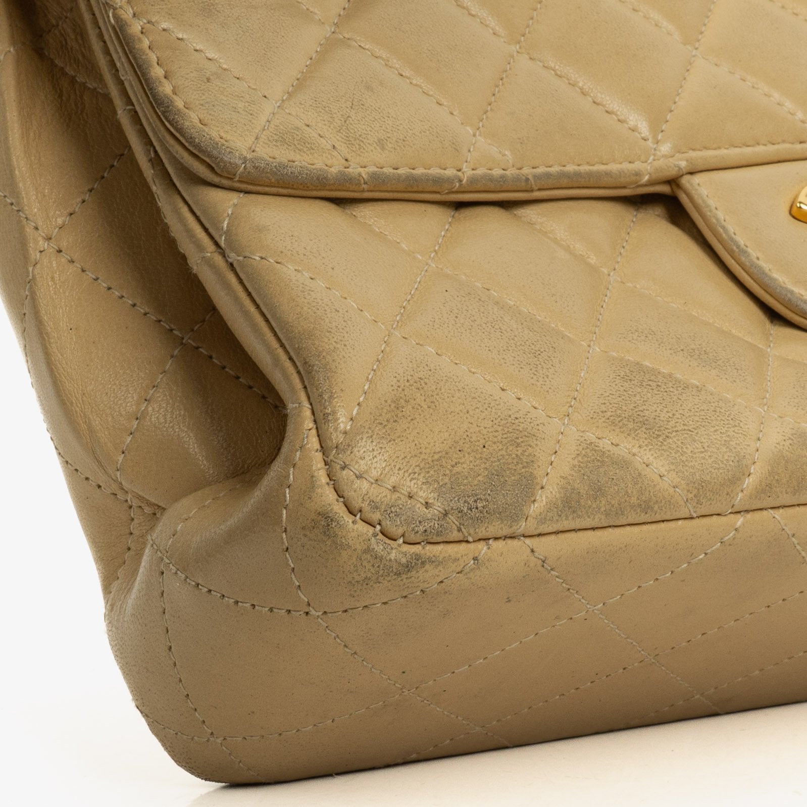 Chanel Small Double-Sided Flap Tasche aus beigem gestepptem Lammleder mit 24K vergoldeter Hardware