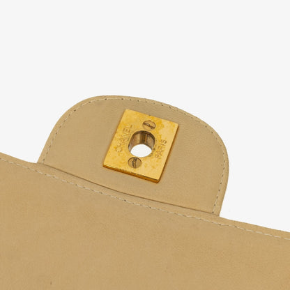 Chanel Small Double-Sided Flap Tasche aus beigem gestepptem Lammleder mit 24K vergoldeter Hardware