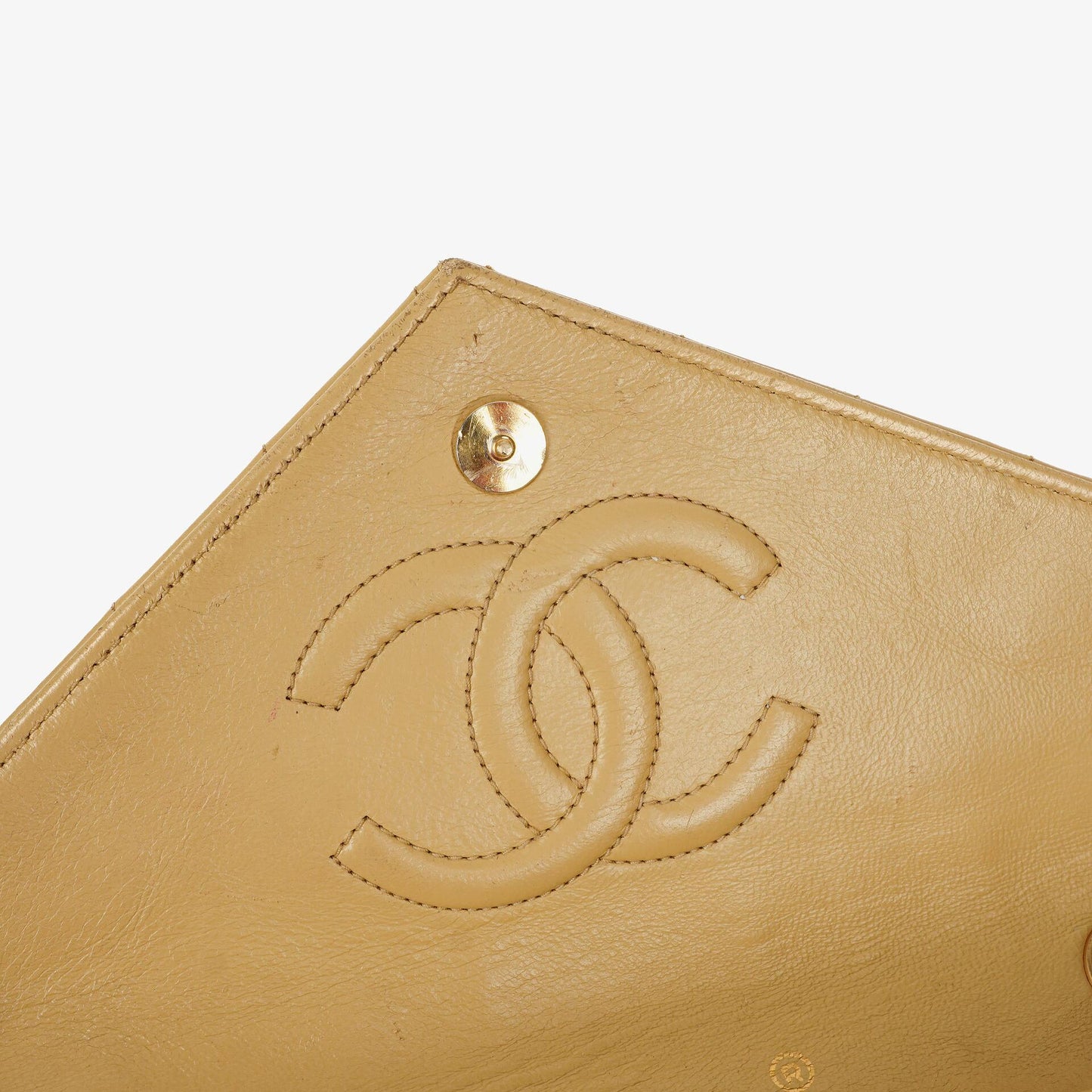 Chanel Small Envelope Maxi CC Logo Flap Bag aus beigem gestepptem Lammleder mit 24K vergoldeter Hardware