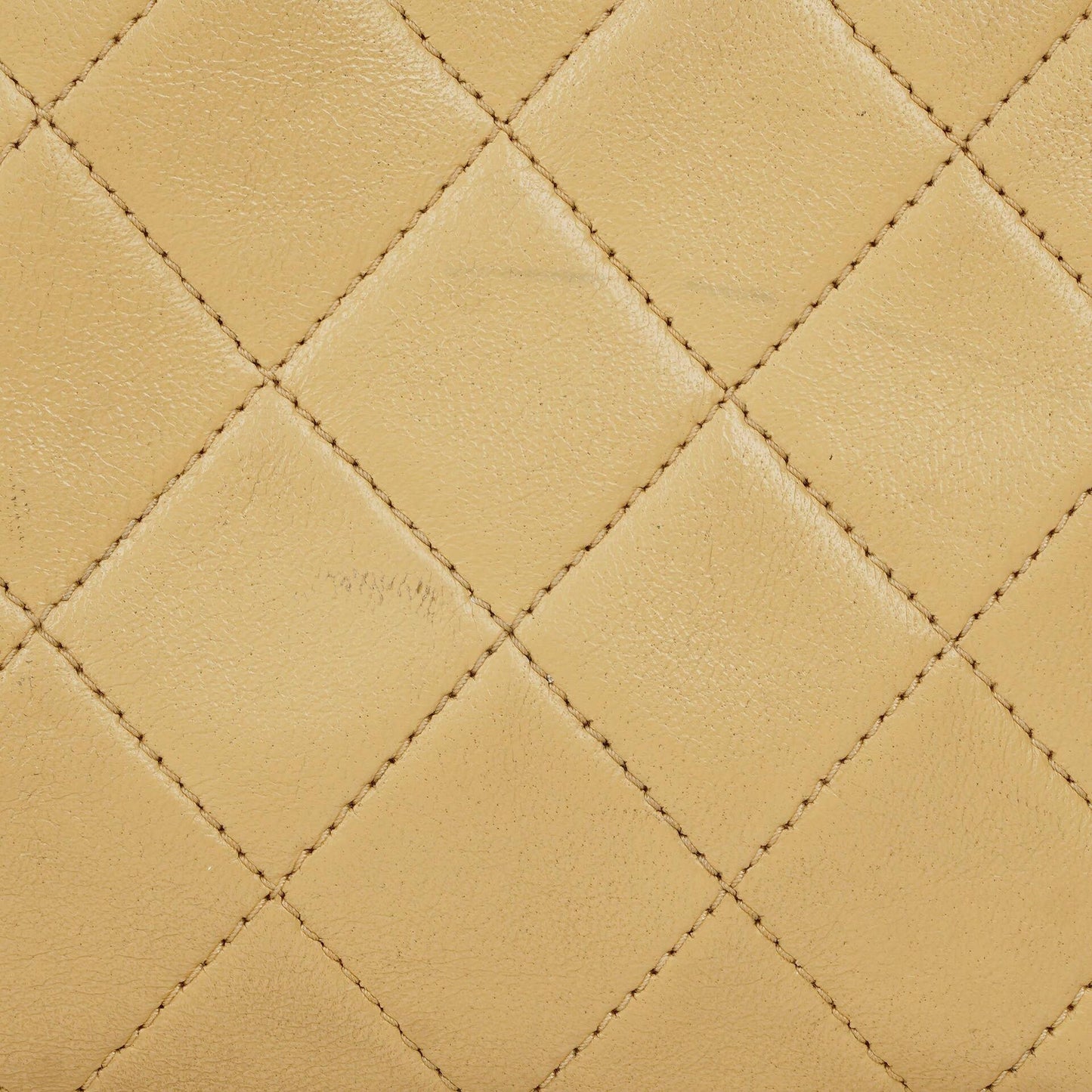 Chanel Small Envelope Maxi CC Logo Flap Bag aus beigem gestepptem Lammleder mit 24K vergoldeter Hardware