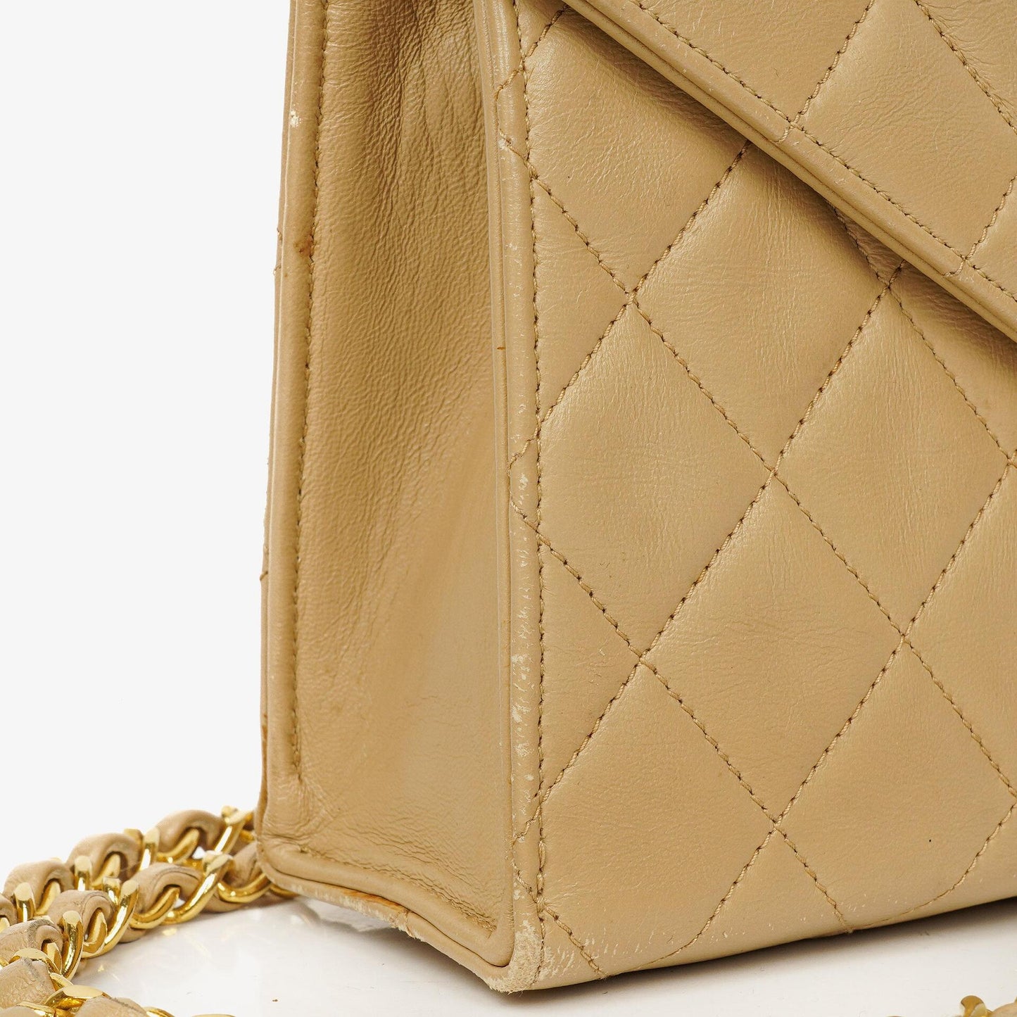 Chanel Small Envelope Maxi CC Logo Flap Bag aus beigem gestepptem Lammleder mit 24K vergoldeter Hardware