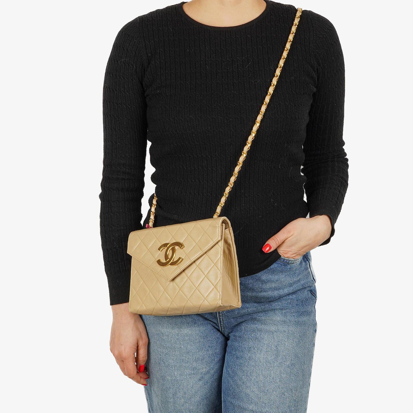 Chanel Small Envelope Maxi CC Logo Flap Bag aus beigem gestepptem Lammleder mit 24K vergoldeter Hardware