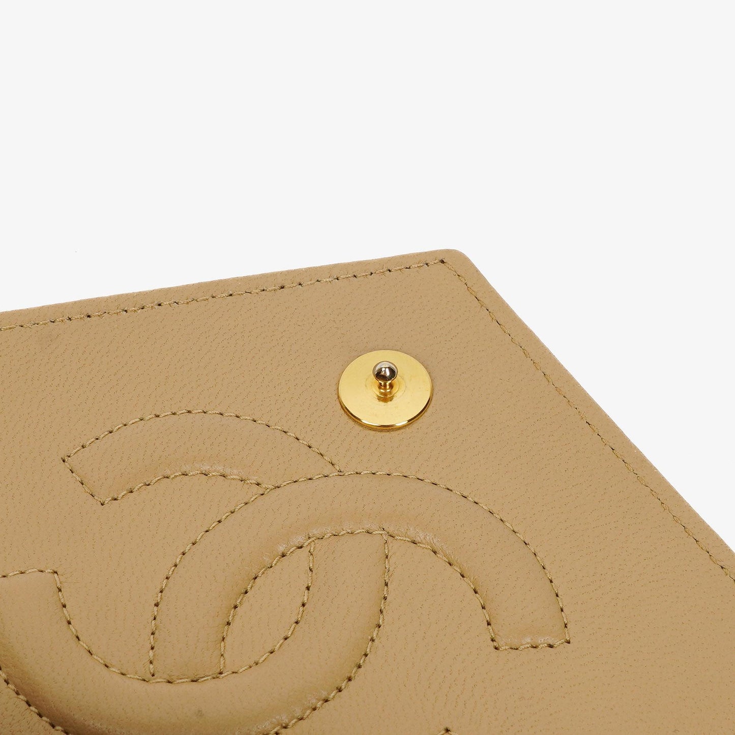 Chanel Small Envelope Maxi CC Logo Flap Bag aus beigem gestepptem Lammleder mit 24K vergoldeter Hardware