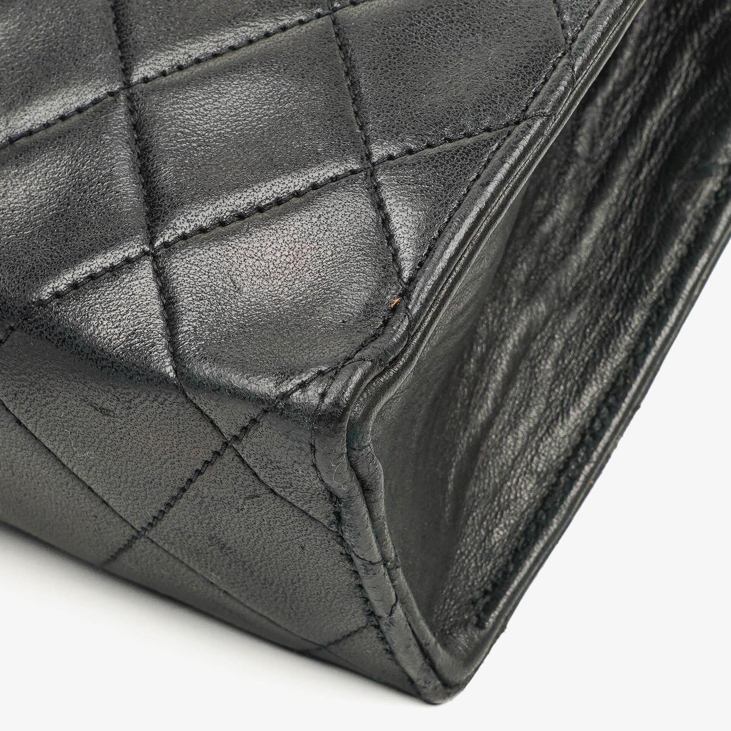 Chanel Kleine Envelope Maxi CC Logo Flap Tasche aus schwarzem gestepptem Lammleder mit 24K vergoldeten Beschlägen