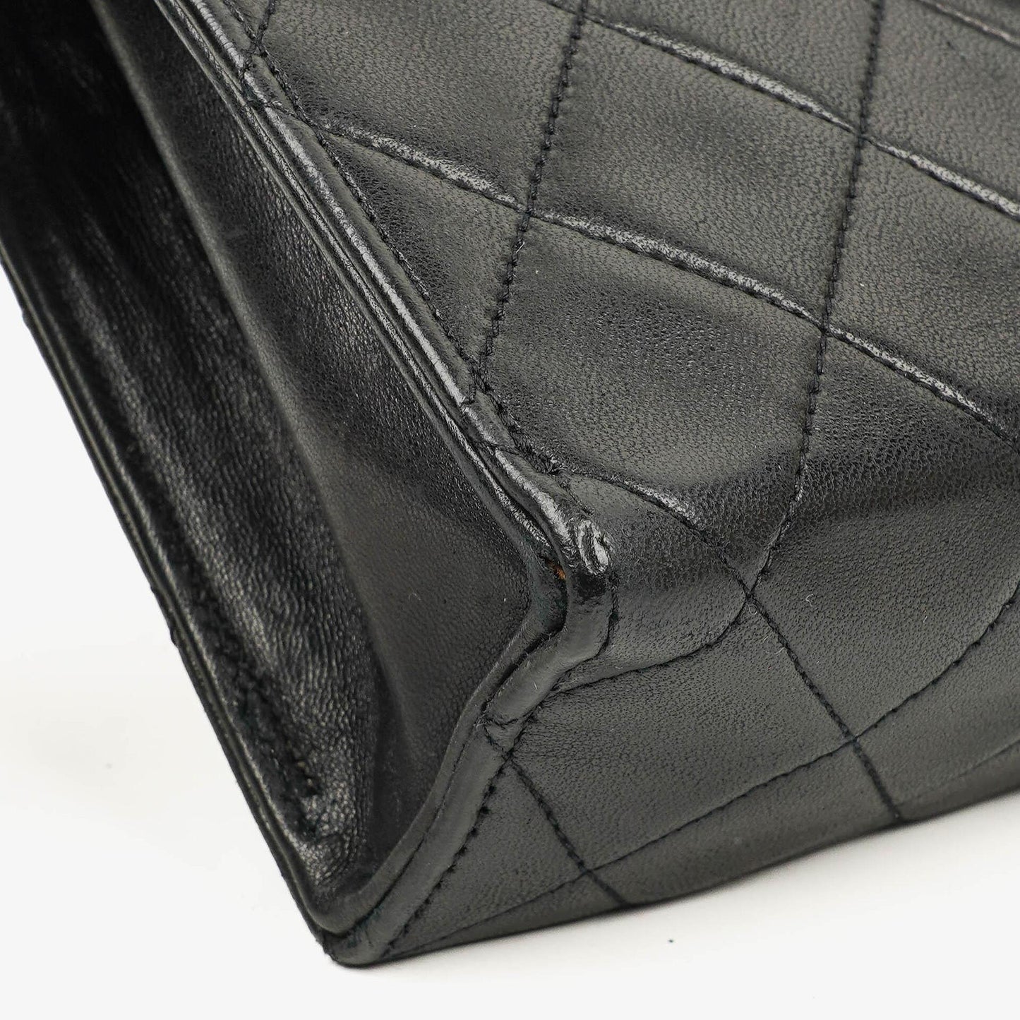 Chanel Kleine Envelope Maxi CC Logo Flap Tasche aus schwarzem gestepptem Lammleder mit 24K vergoldeten Beschlägen