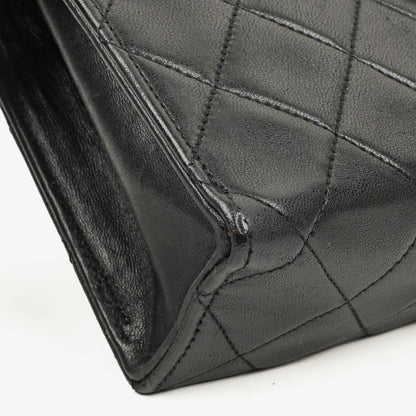 Chanel Kleine Envelope Maxi CC Logo Flap Tasche aus schwarzem gestepptem Lammleder mit 24K vergoldeten Beschlägen