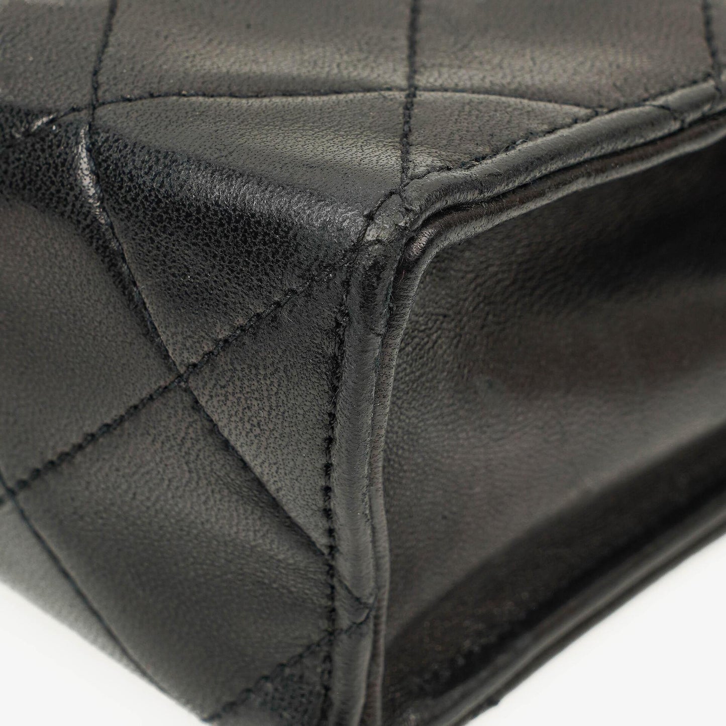 Chanel Kleine Envelope Maxi CC Logo Flap Tasche aus schwarzem gestepptem Lammleder mit 24K vergoldeten Beschlägen