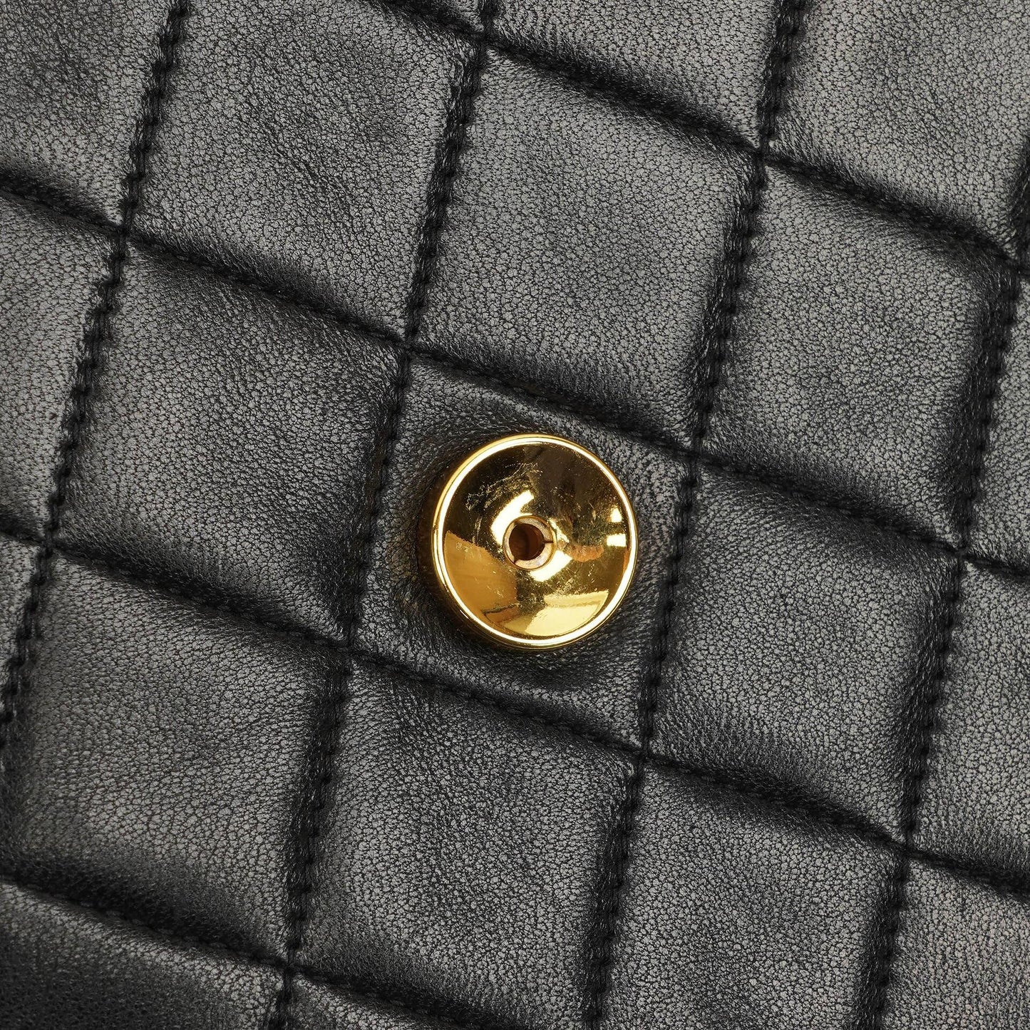 Chanel Kleine Envelope Maxi CC Logo Flap Tasche aus schwarzem gestepptem Lammleder mit 24K vergoldeten Beschlägen