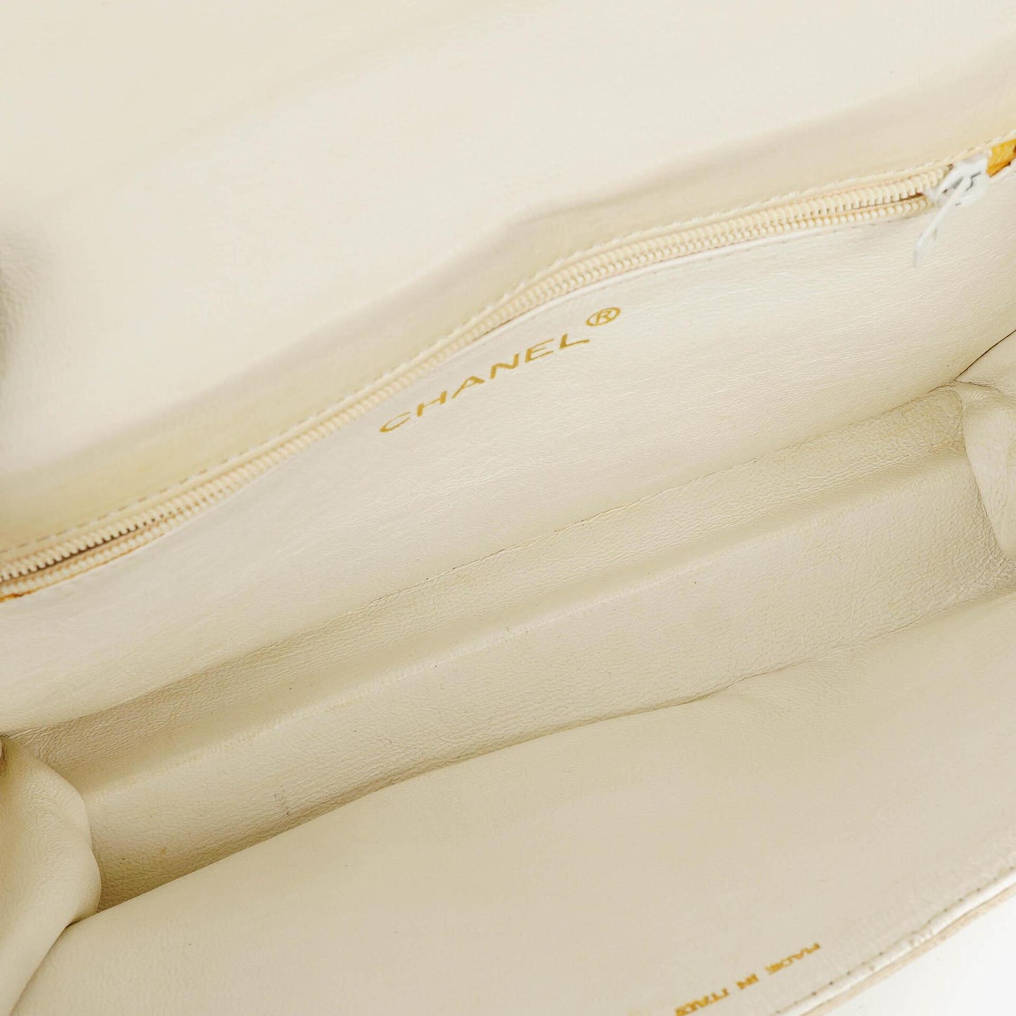 Chanel Small Envelope Flap Bag aus weißem Leder