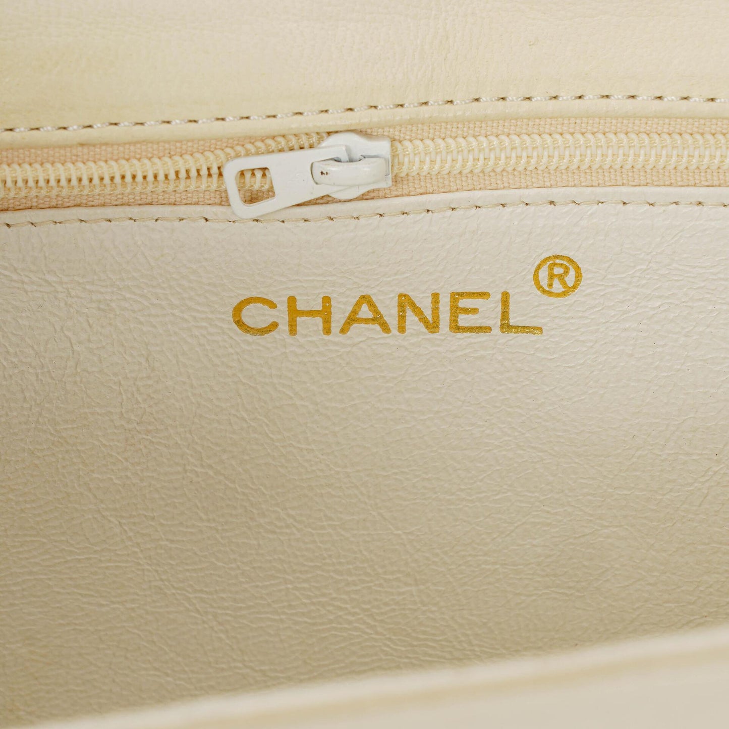 Chanel Small Envelope Flap Bag aus weißem Leder