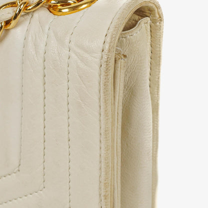 Chanel Small Envelope Flap Bag aus weißem Leder