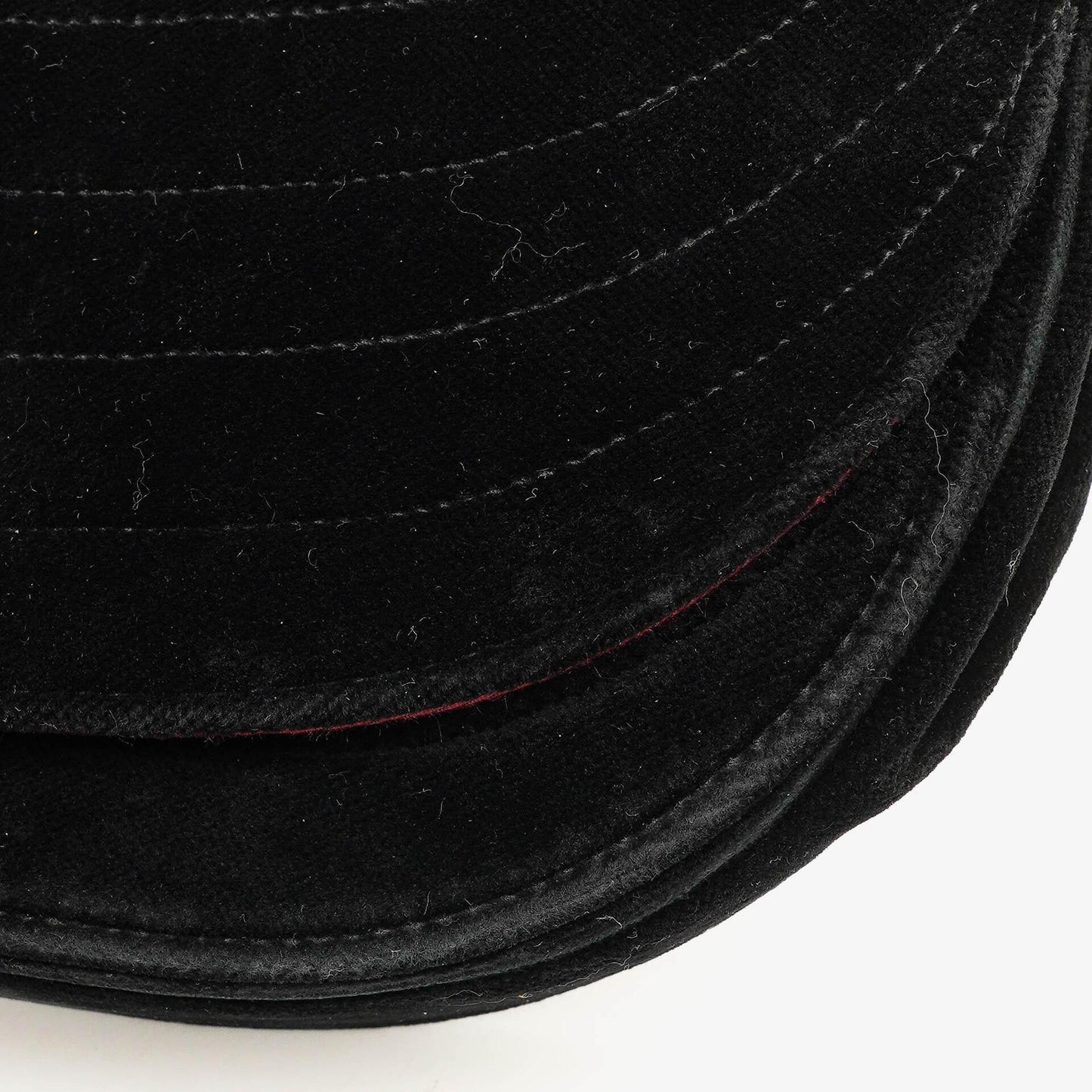 Chanel Small Half Moon Klappentasche aus schwarzem Samt