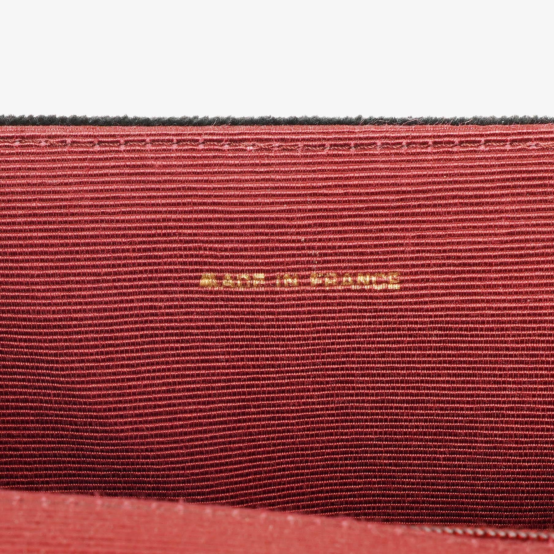 Chanel Small Half Moon Klappentasche aus schwarzem Samt