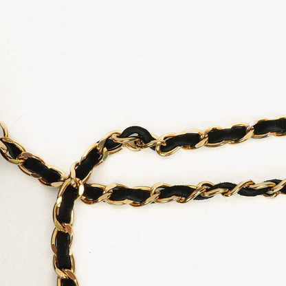 CHANEL Kleine Halbmond-Klappentasche aus schwarzem Samt