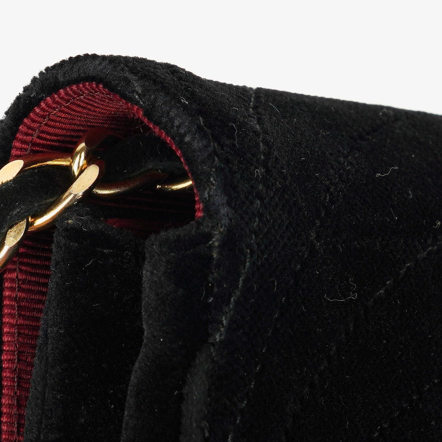 CHANEL Kleine Halbmond-Klappentasche aus schwarzem Samt