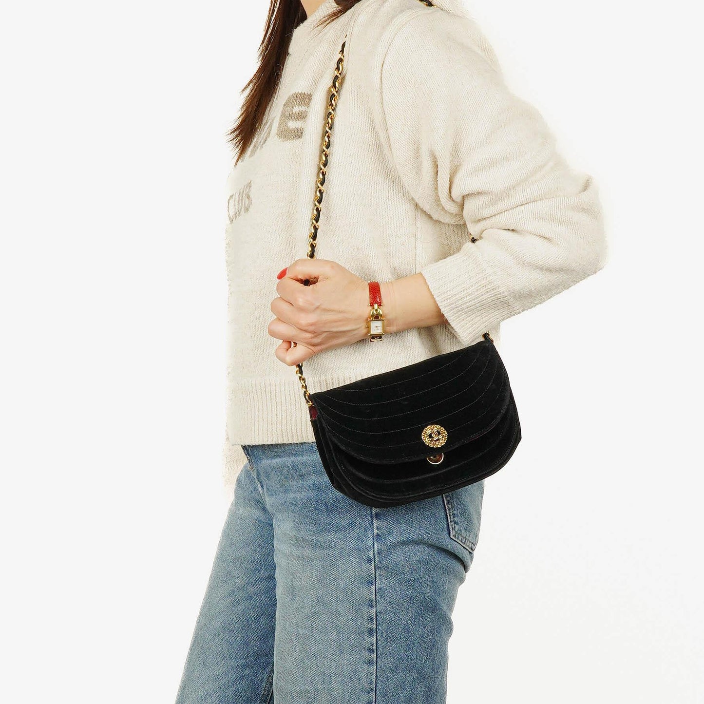 Chanel kleine Halbmond Flap Bag aus schwarzem Samt