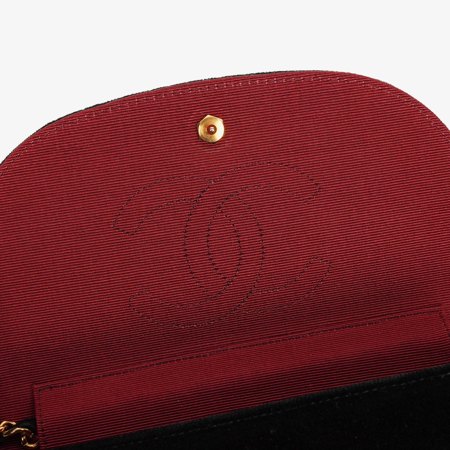Chanel kleine Halbmond Flap Bag aus schwarzem Samt