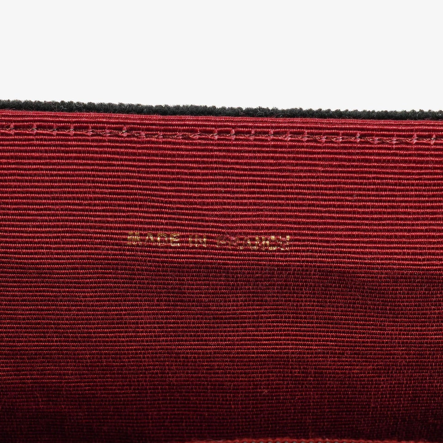 Chanel kleine Halbmond Flap Bag aus schwarzem Samt