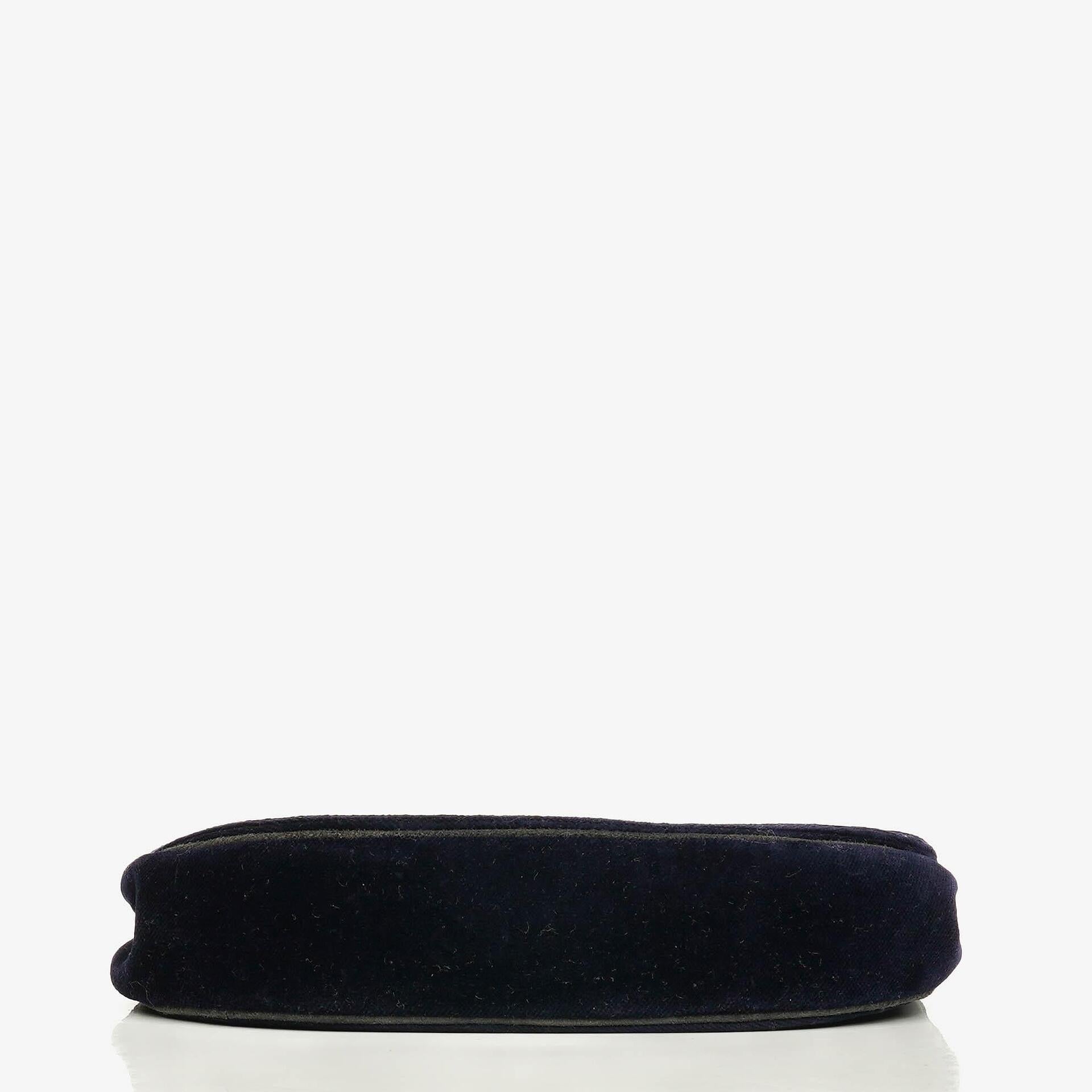 Chanel Kleine Halbmond Navy Samt Klappentasche