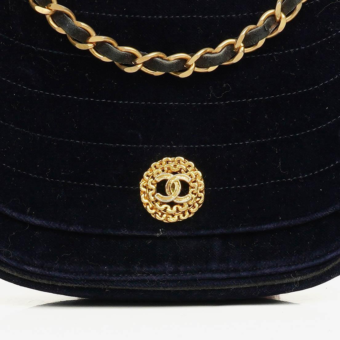 Chanel Kleine Halbmond Navy Samt Klappentasche