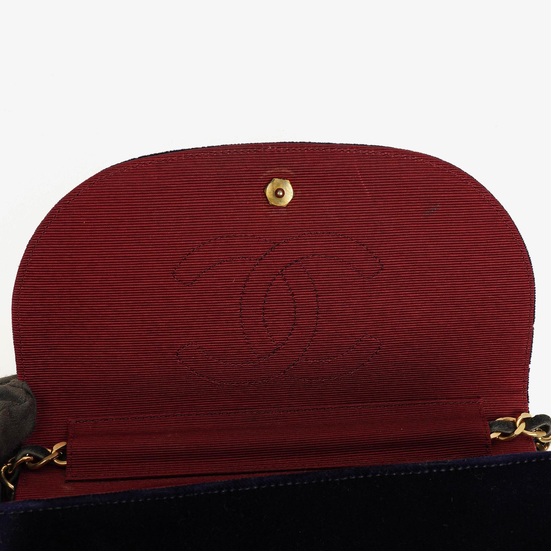 Chanel Kleine Halbmond Navy Samt Klappentasche