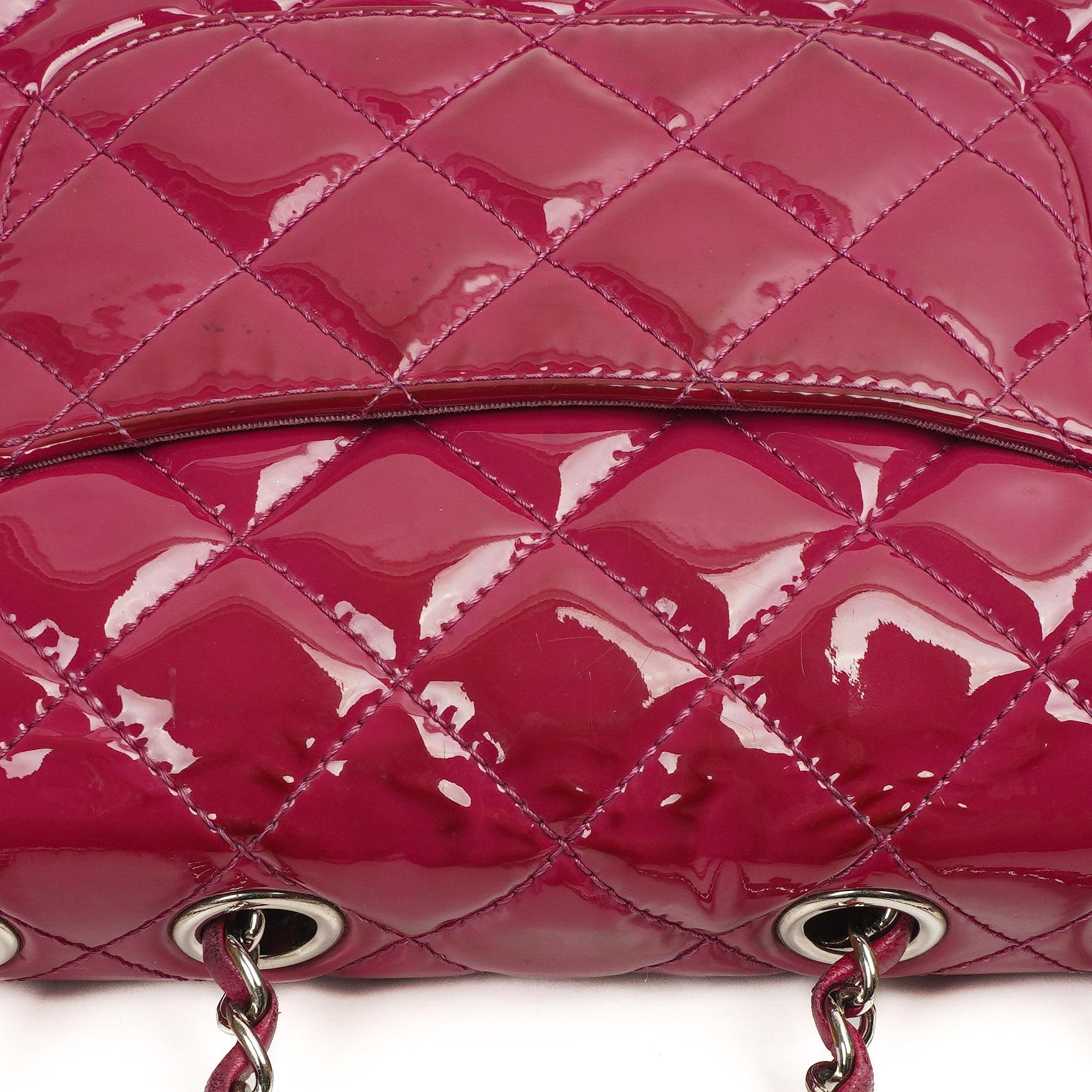 Chanel Kleine Rock In Rome Single Flap Bag aus gestepptem Lackleder mit silberfarbener Hardware