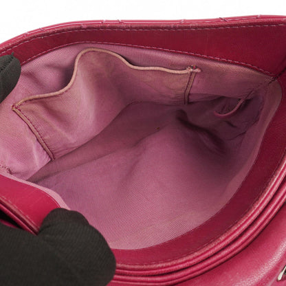 Chanel Kleine Rock In Rome Single Flap Bag aus gestepptem Lackleder mit silberfarbener Hardware