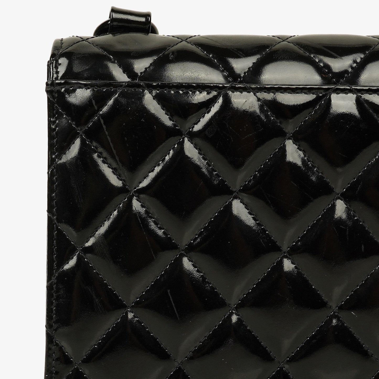Chanel Small Single Flap Bag aus schwarzem gestepptem Lackleder