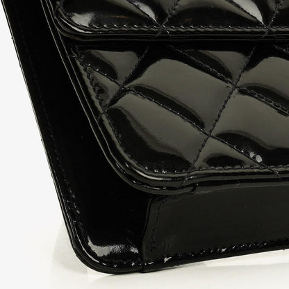 Chanel Small Single Flap Bag aus schwarzem gestepptem Lackleder