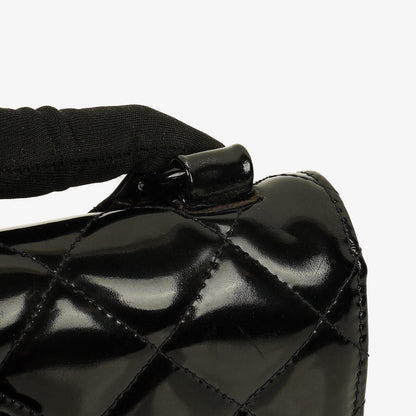 Chanel Small Single Flap Bag aus schwarzem gestepptem Lackleder