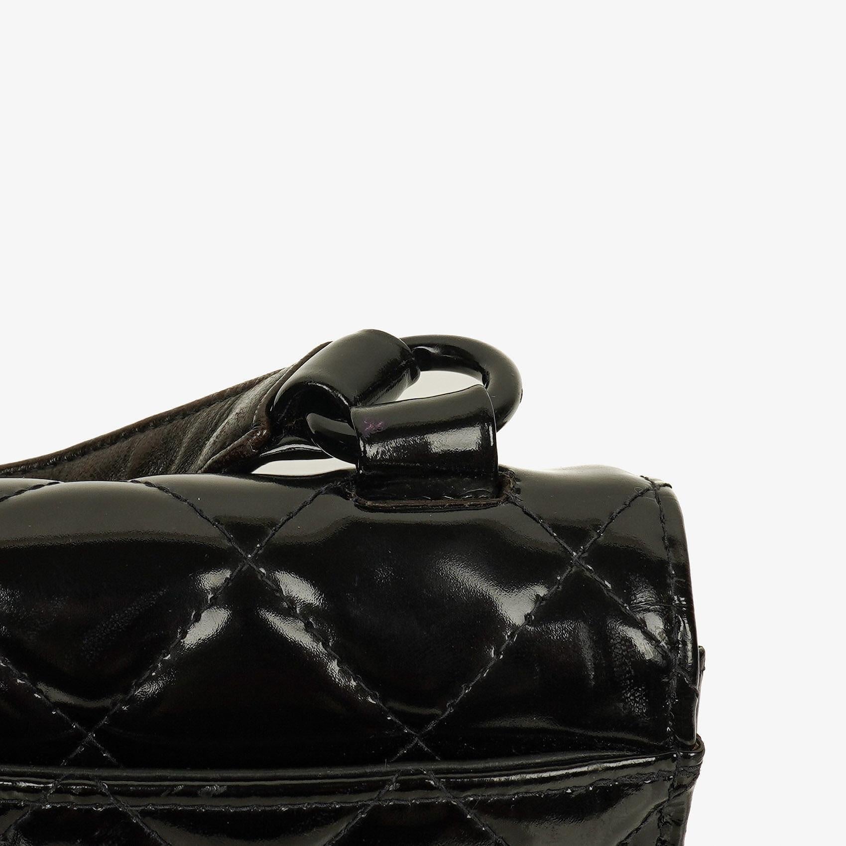 Chanel Small Single Flap Bag aus schwarzem gestepptem Lackleder