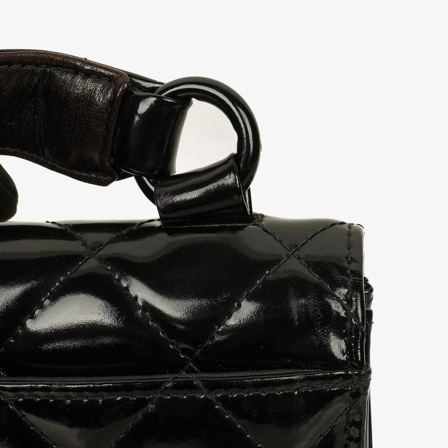 Chanel Small Single Flap Bag aus schwarzem gestepptem Lackleder