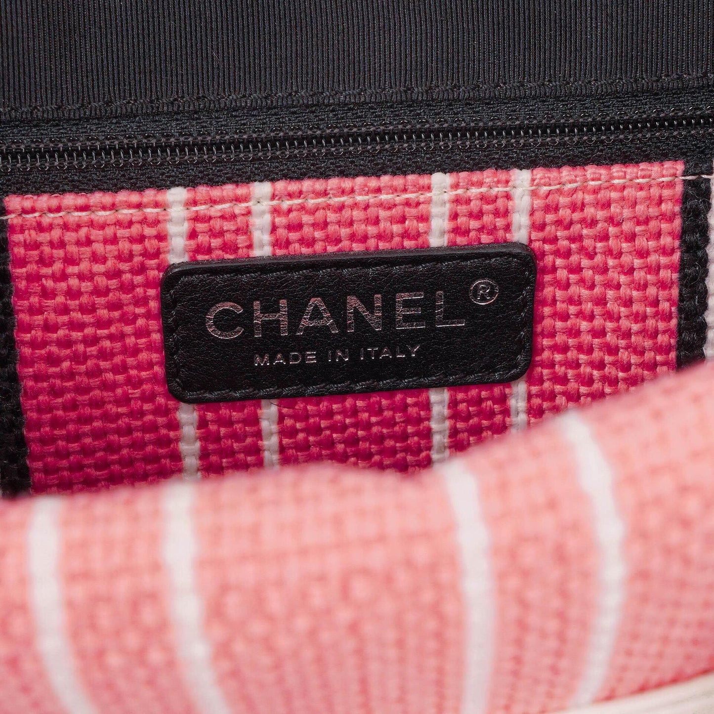 Chanel kleine gestreifte CC Tote Bag aus Canvas in Pink, Weiß und Schwarz