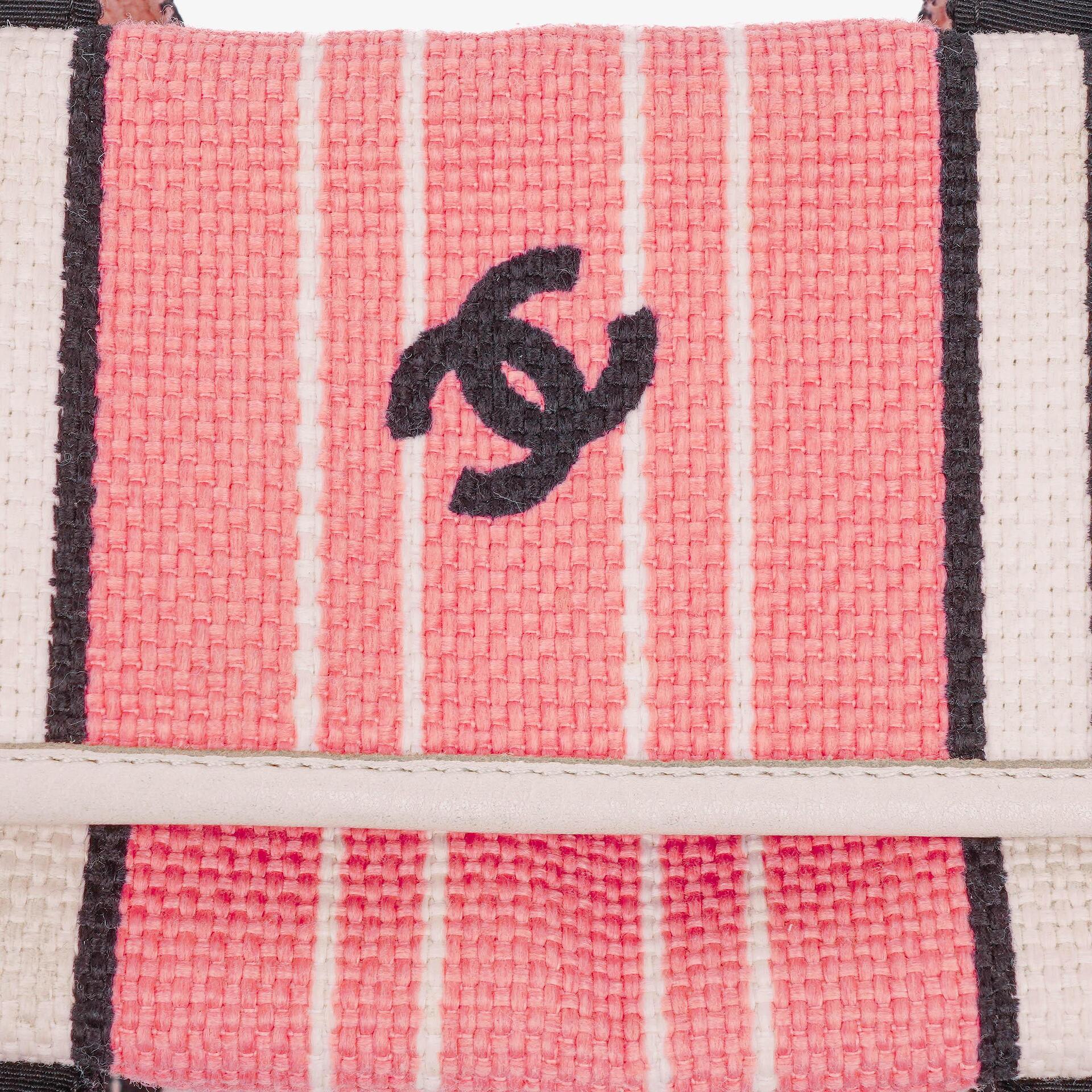 Chanel kleine gestreifte CC Tote Bag aus Canvas in Pink, Weiß und Schwarz