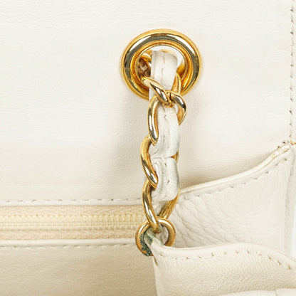Chanel kleine Tassel Flap Tasche aus weißem gestepptem Lammleder