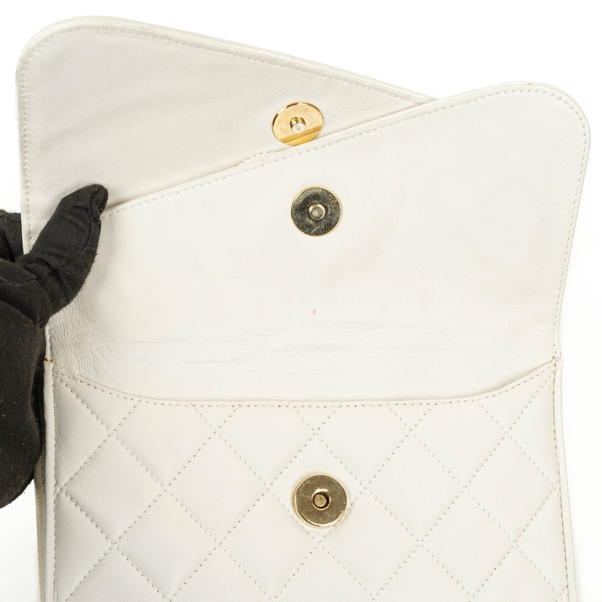 Chanel kleine Tassel Flap Tasche aus weißem gestepptem Lammleder