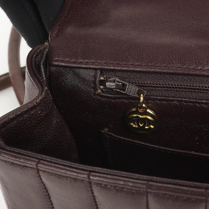 Chanel Kleine Vintage Classic Flap Tasche aus schokoladenbraunem vertikal gestepptem Lammleder mit 24K-vergoldeter Hardware